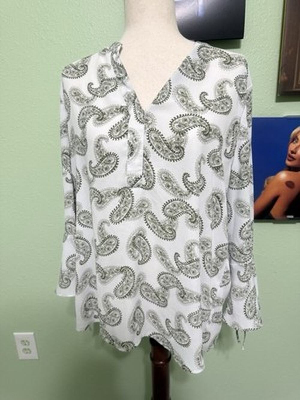 41 Hawthorn XL Blouse Top Olive Green White Paisley Split Neck Bell Sleeve
